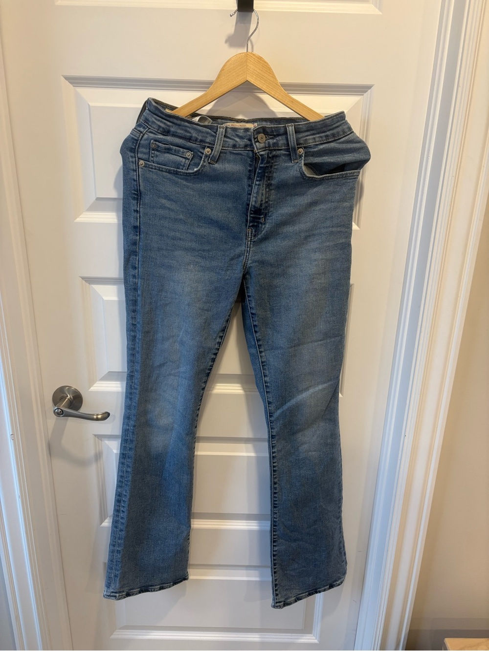 Levi's Women's Mid Blue Bootcut Jeans